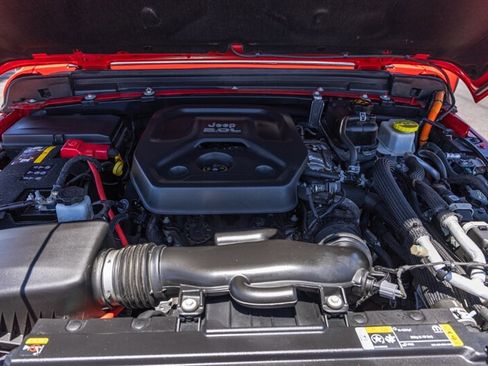 Used 2022 Jeep Wrangler Unlimited Sahara w/ Cold Weather Group image 28