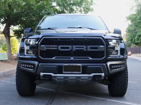 Used 2019 Ford F150 Raptor w/ Equipment Group 801A Mid image 4