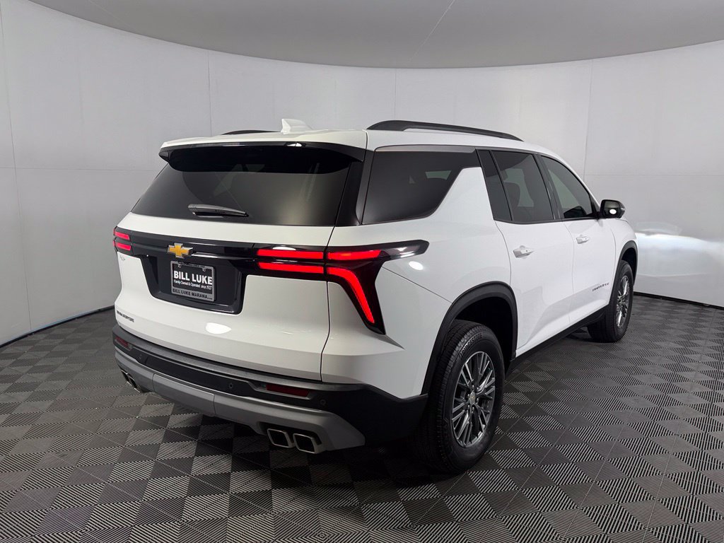 Used 2025 Chevrolet Traverse LT w/ Driver Confidence Package FWD image 13