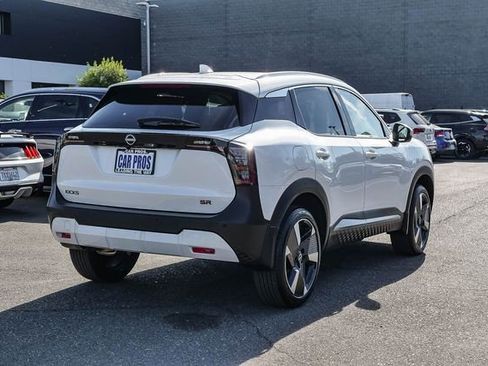 Used 2025 Nissan Kicks SR image 9