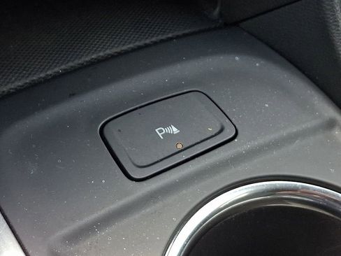Certified 2024 Chevrolet Equinox LT w/ LPO, Floor Liner Package FWD image 27