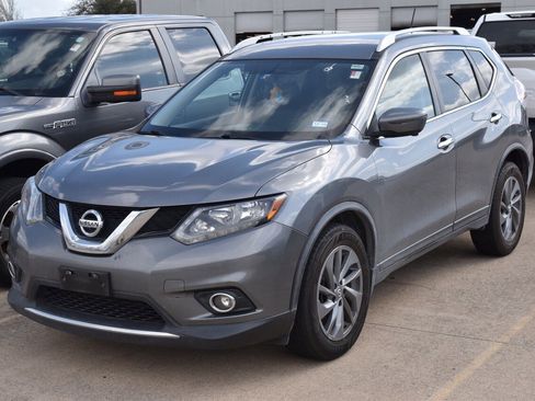 Used 2016 Nissan Rogue SL image 2