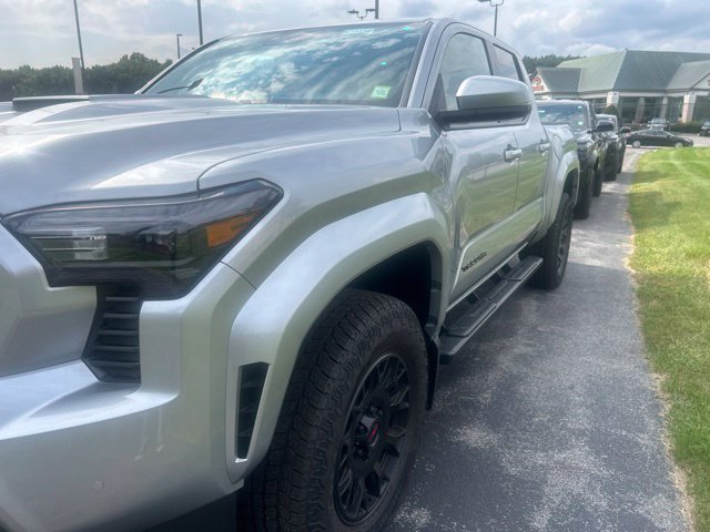 New 2026 Toyota Tacoma TRD Sport w/ TRD Sport Upgrade Package AWD/4WD image 7
