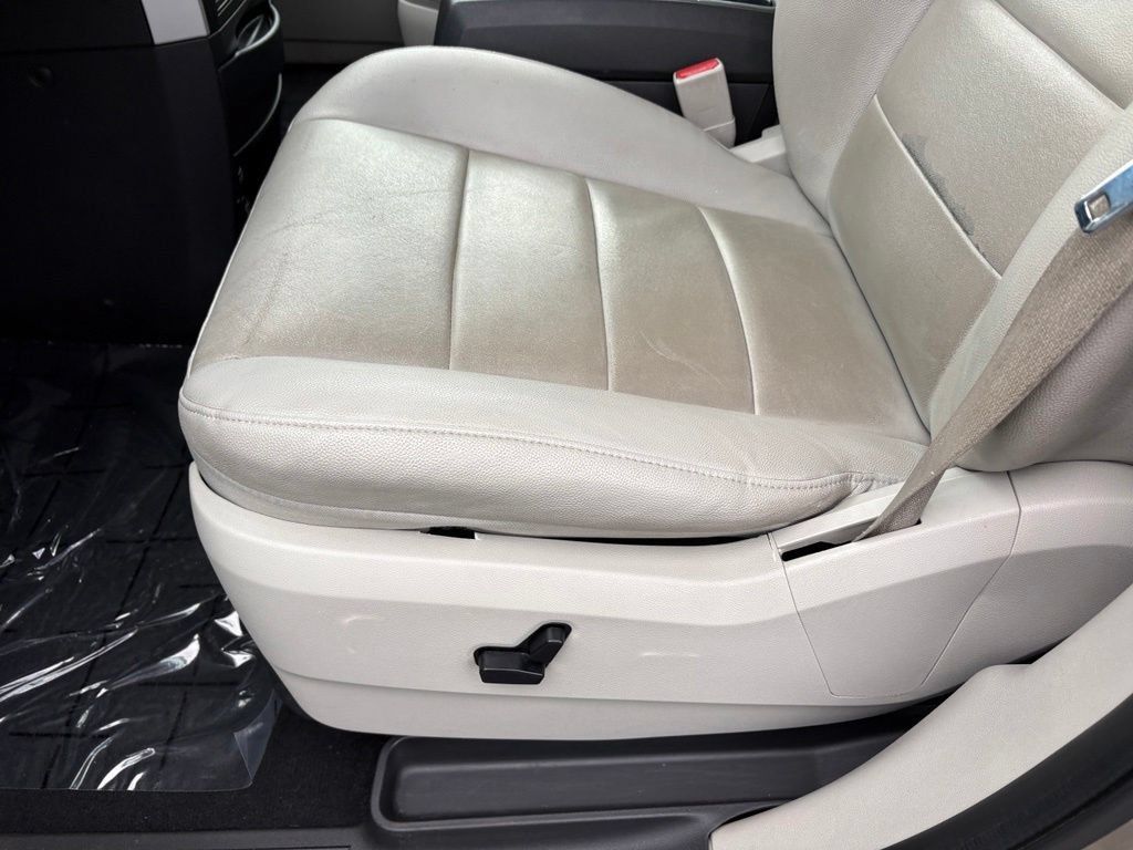 Used 2008 Dodge Grand Caravan SXT FWD image 25