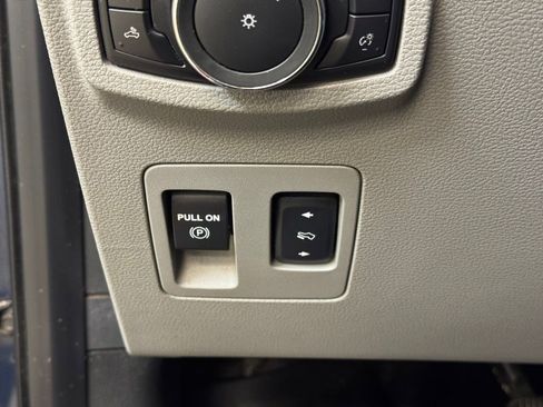 Used 2016 Ford F150 XLT w/ Equipment Group 302A Luxury AWD/4WD image 29