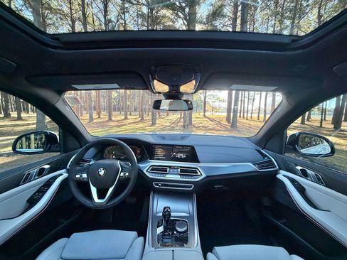 Certified 2023 BMW X5 xDrive40i w/ Luxury Seating Package image 2