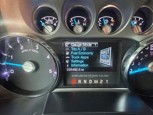 Used 2014 Ford F250 Lariat w/ Chrome Package AWD/4WD image 8