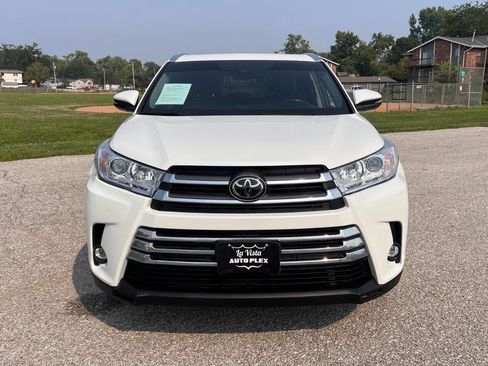 Used 2019 Toyota Highlander Limited image 4