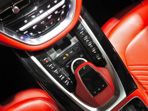 Used 2021 Aston Martin DBX AWD/4WD image 62