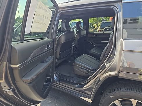 New 2025 Jeep Grand Cherokee L Overland w/ Advanced Protech Group III image 15