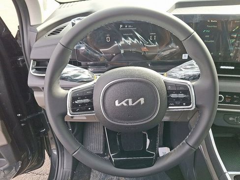 New 2026 Kia Carnival EX FWD image 15