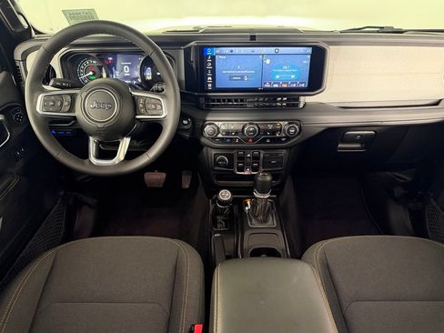 Certified 2025 Jeep Wrangler Unlimited Sahara AWD/4WD image 12