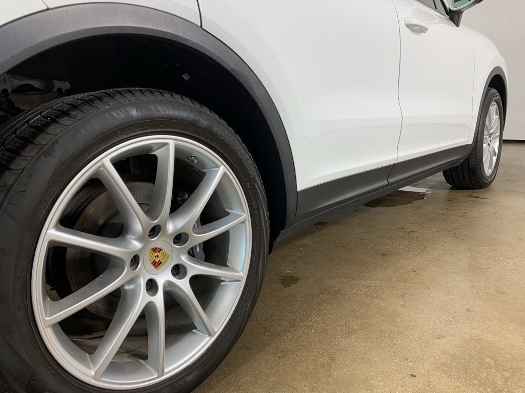 Used 2022 Porsche Cayenne AWD/4WD image 9