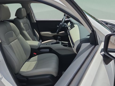 Certified 2024 Honda HR-V EX-L image 16