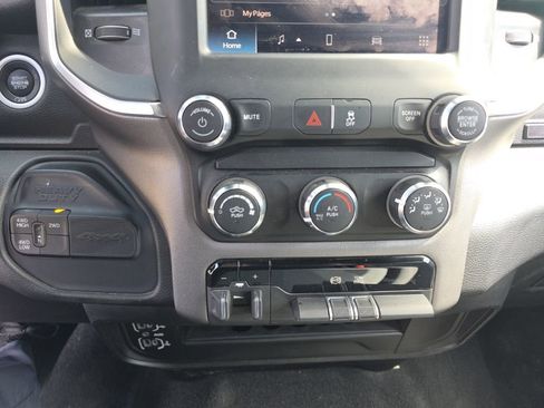 Used 2024 RAM 2500 Big Horn image 15