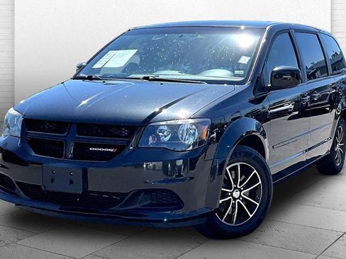 Used 2017 Dodge Grand Caravan SE FWD image 9