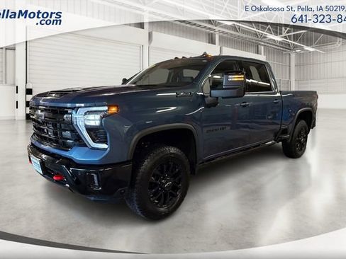 Used 2025 Chevrolet Silverado 2500 LTZ w/ LTZ Plus Package image 8