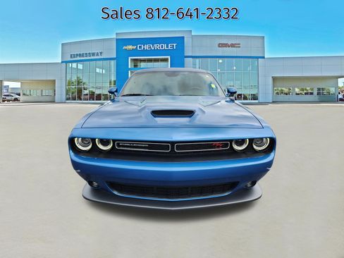 Used 2022 Dodge Challenger R/T RWD image 2