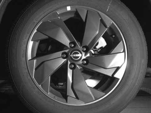 Used 2025 Nissan Rogue SV image 14