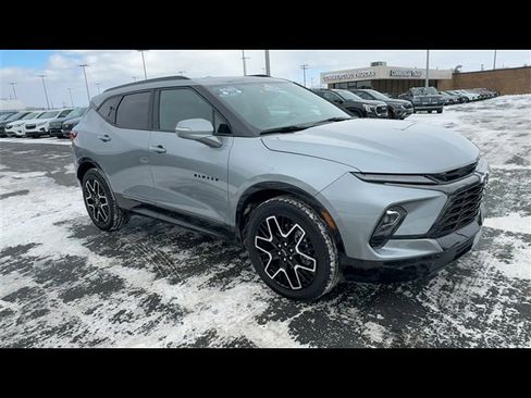 Used 2025 Chevrolet Blazer RS image 2