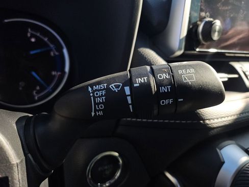 Used 2023 Toyota RAV4 XLE Premium image 20