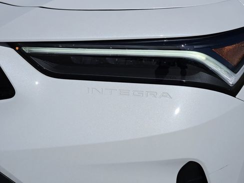 Certified 2025 Acura Integra Base image 9