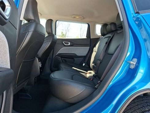 Used 2022 Jeep Compass Latitude w/ Convenience Group AWD/4WD image 13