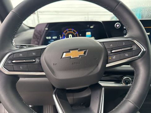 Used 2025 Chevrolet Equinox LT image 21