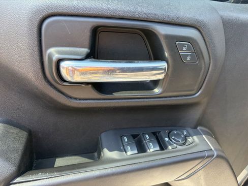 Used 2021 Chevrolet Silverado 1500 Custom Trail Boss AWD/4WD image 17