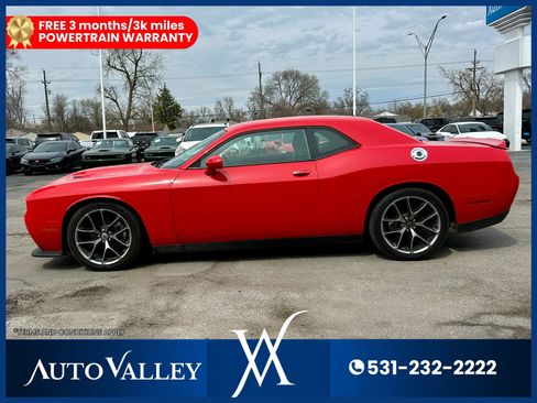 Used 2022 Dodge Challenger GT image 4