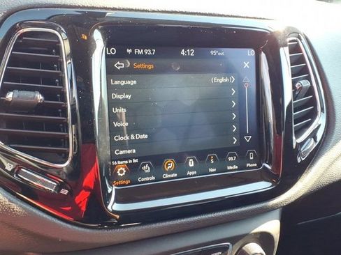 Used 2018 Jeep Compass Limited w/ Navigation Group AWD/4WD image 10