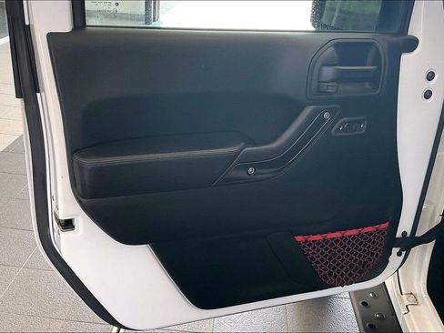 Used 2018 Jeep Wrangler Unlimited Rubicon image 21