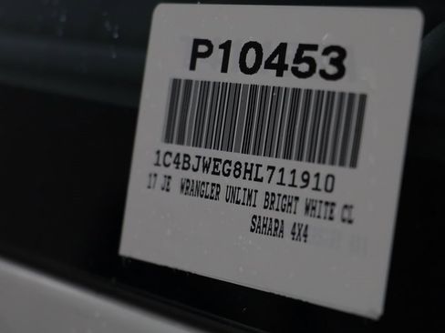 Used 2017 Jeep Wrangler Unlimited Sahara w/ Connectivity Group image 24