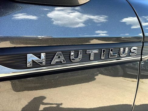 Used 2019 Lincoln Nautilus Reserve FWD image 33