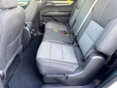 Used 2025 GMC Acadia Elevation image 18