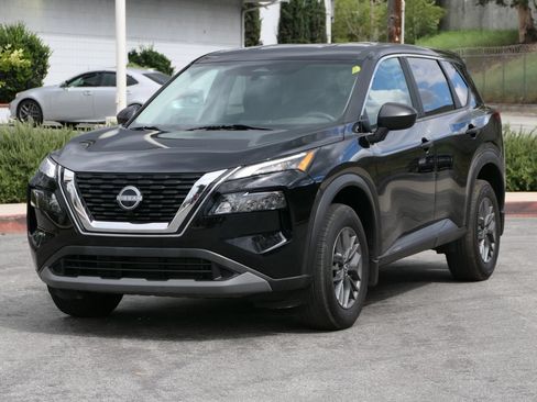Used 2023 Nissan Rogue S FWD image 7