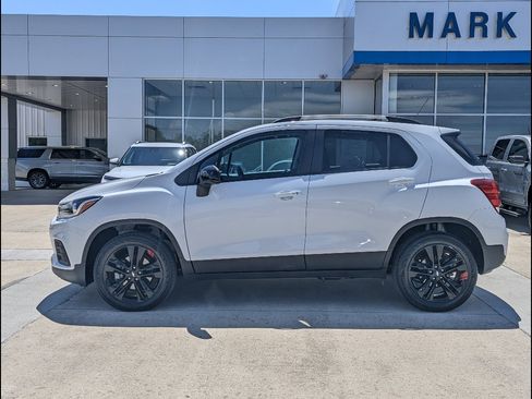 Used 2021 Chevrolet Trax LT w/ Redline Edition AWD/4WD image 9