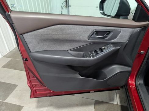 Used 2023 Nissan Rogue S AWD/4WD image 11