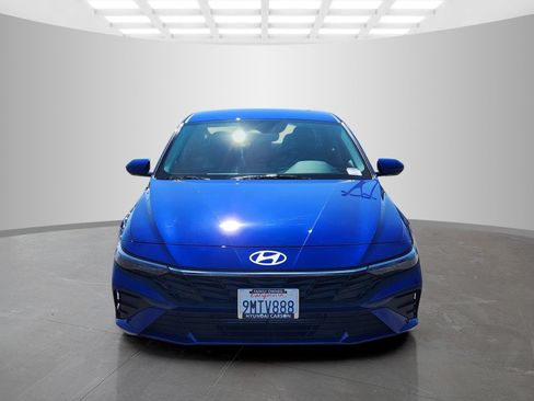 Used 2024 Hyundai Elantra SEL FWD image 2