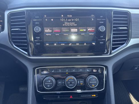 Certified 2023 Volkswagen Atlas SE image 12