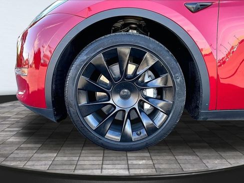 Used 2023 Tesla Model Y Long Range AWD/4WD image 9