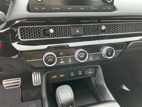 Certified 2025 Honda Civic Sport image 21