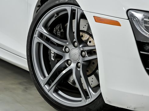 Used 2011 Audi R8 V10 image 4