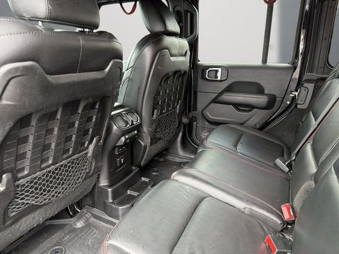 Used 2018 Jeep Wrangler Unlimited Rubicon AWD/4WD image 13