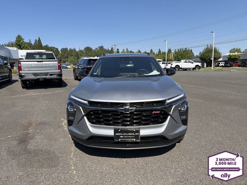 Used 2024 Chevrolet Trax RS FWD image 8
