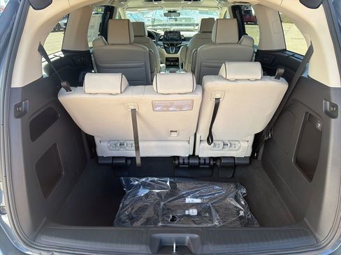 New 2026 Honda Odyssey Touring image 24