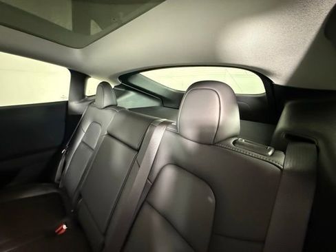 Used 2024 Tesla Model Y Long Range image 28
