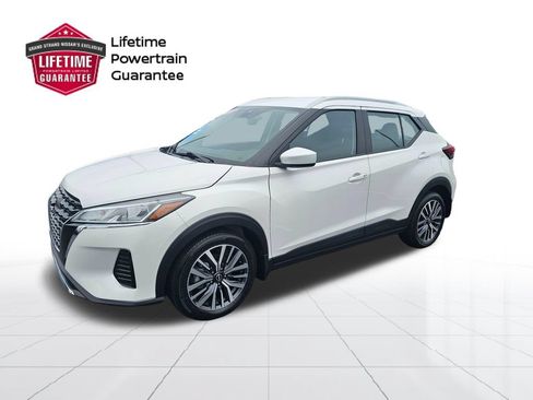 Used 2024 Nissan Kicks SV FWD image 1