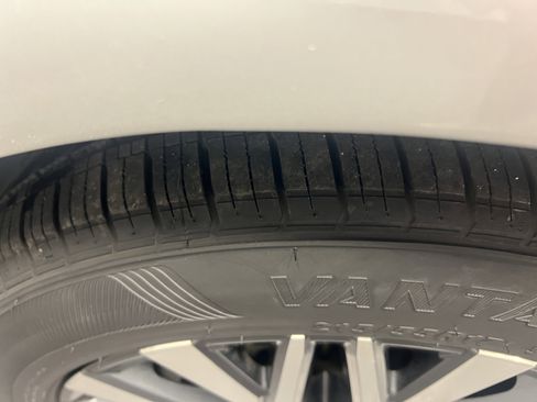 Used 2024 Nissan Altima 2.5 SV image 10