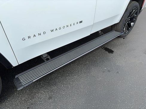 New 2026 Jeep Grand Wagoneer Limited AWD/4WD image 3
